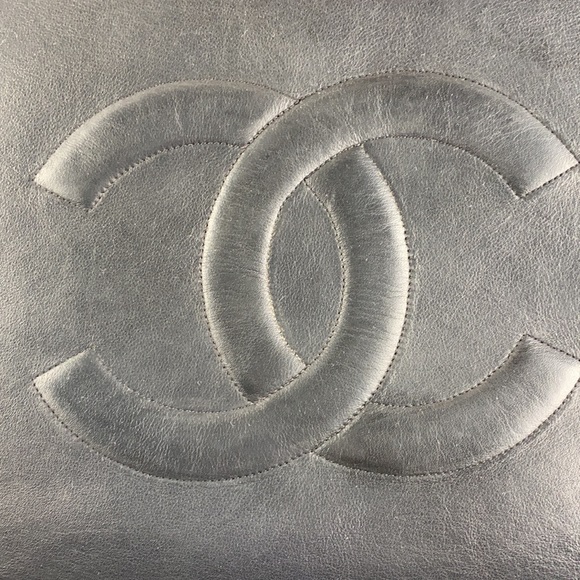 💎✨CELEBRITY✨💎 CHANEL LEATHER TOTE - Picture 4 of 16